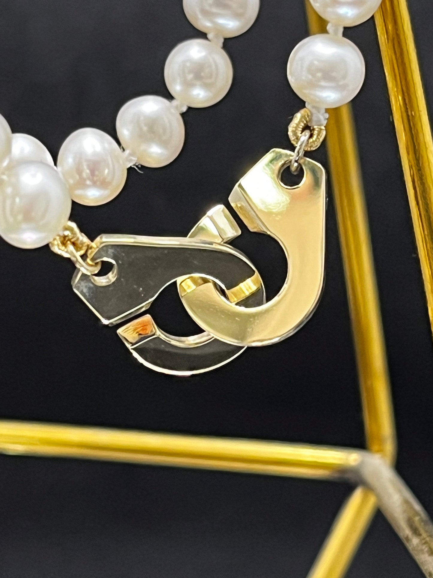 bijou Bracelet Mio perles de culture fermoir design or jaune accessoire tendance luxe | Bijouterie Laurence Joaillerie