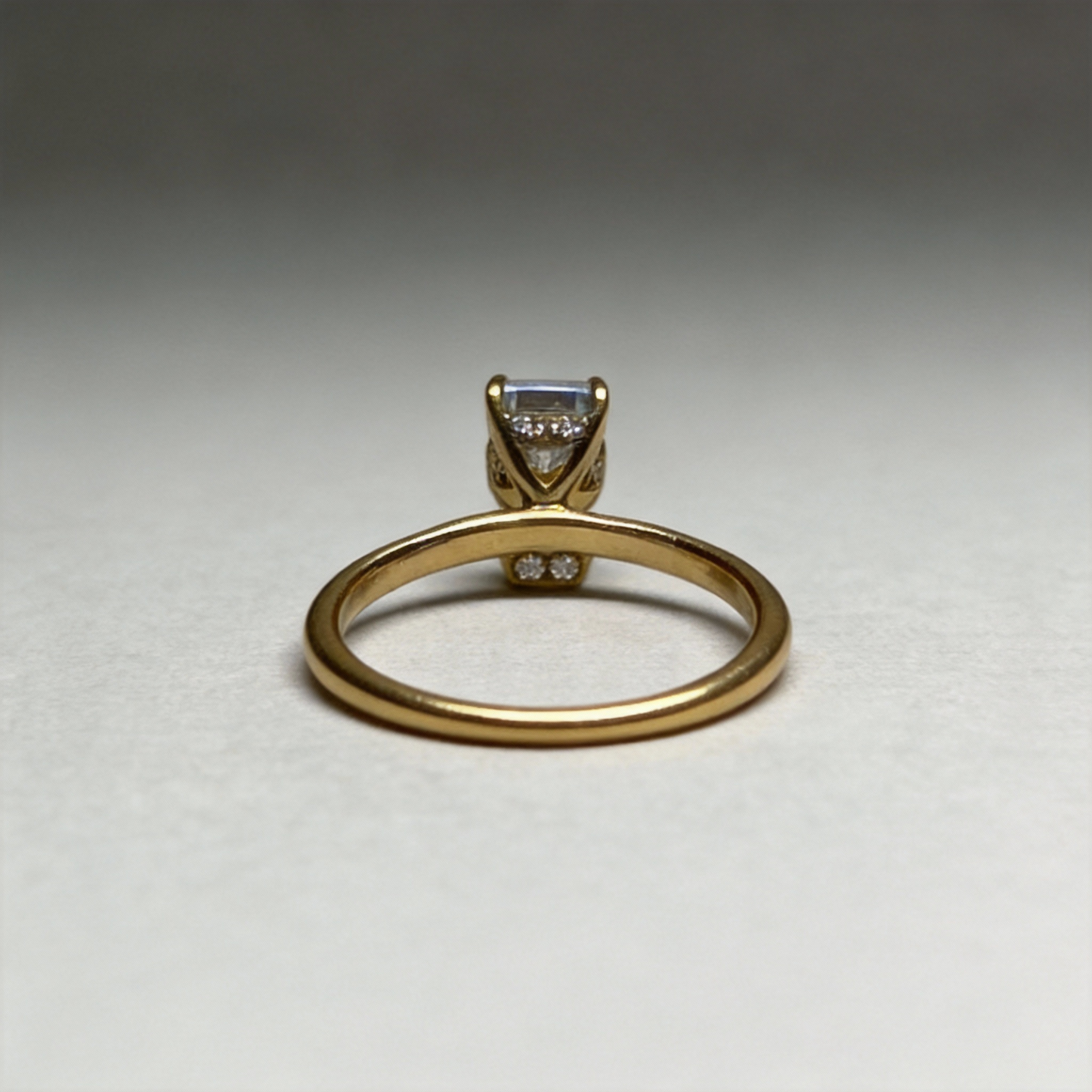 Bague Charlotte -Centre Diamant de laboratoire, halo diamants naturel