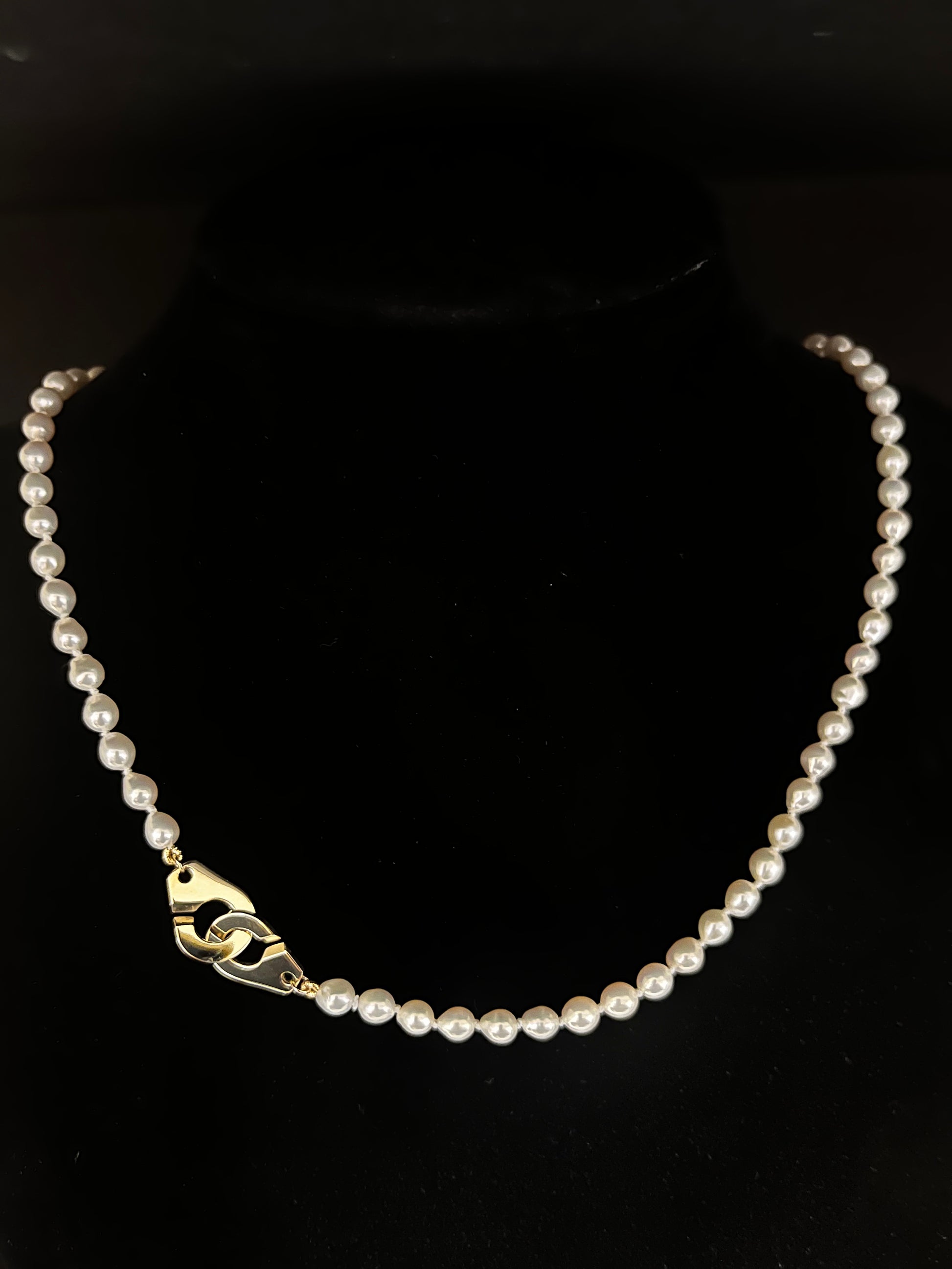 Bijou Collier Mio collier perles de culture fermoir or jaune tendence accessoire de luxe | Bijouterie Laurence Joaillerie