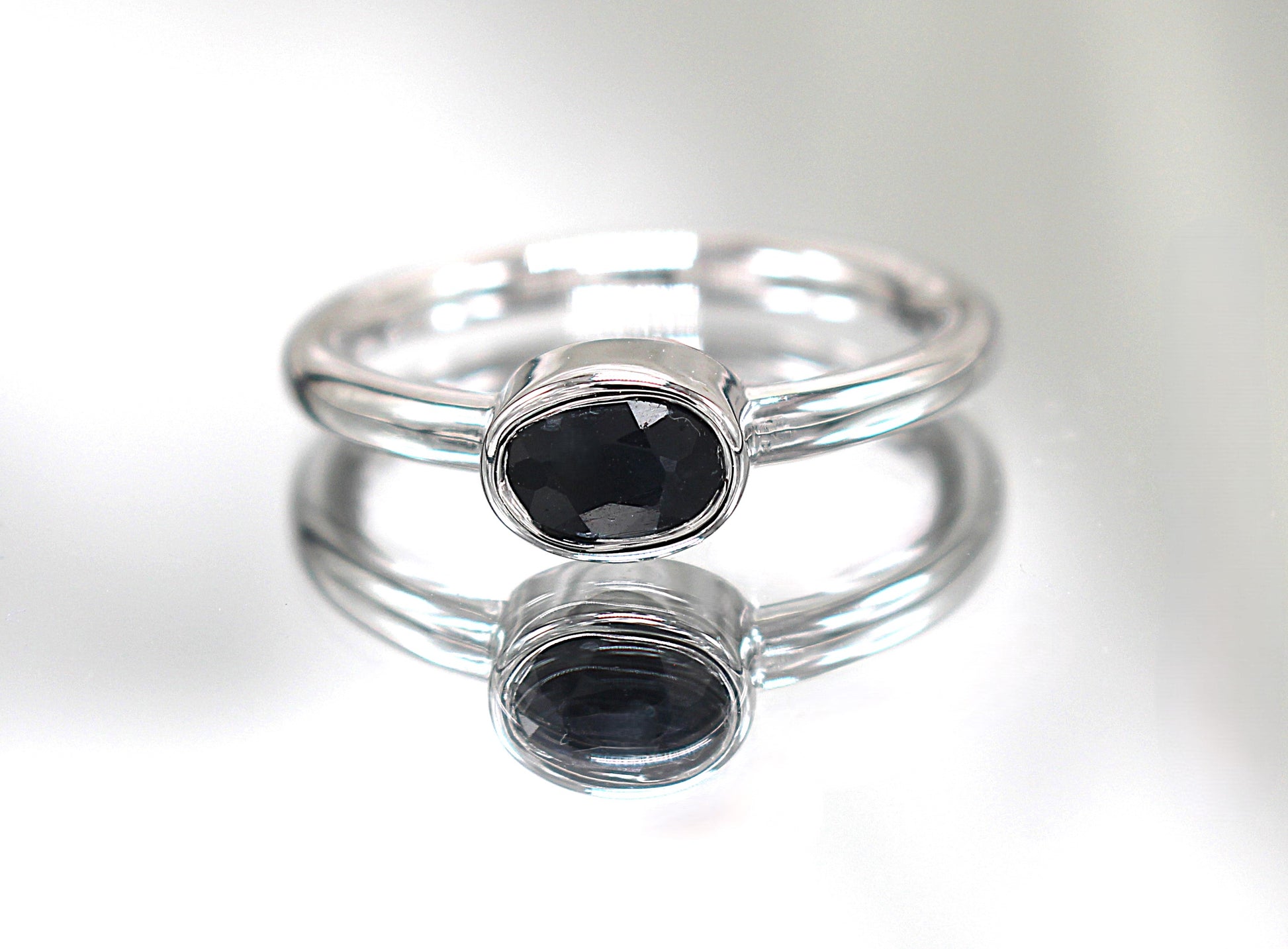 Bague Carole saphir noir | Bijouterie Laurence Joaillerie