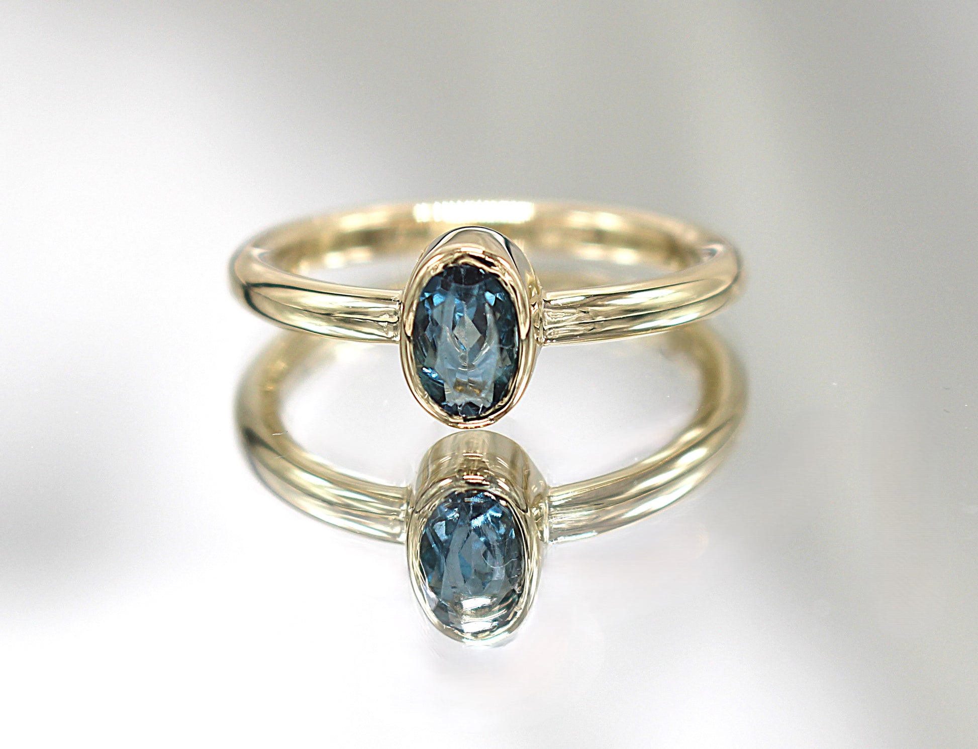 Bague Carolina saphir bleu | Bijouterie Laurence Joaillerie